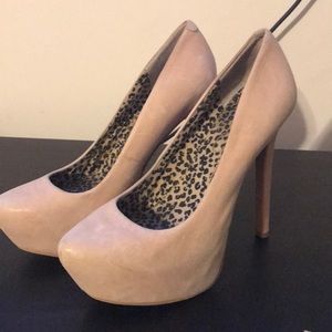 Jessica Simpson heels